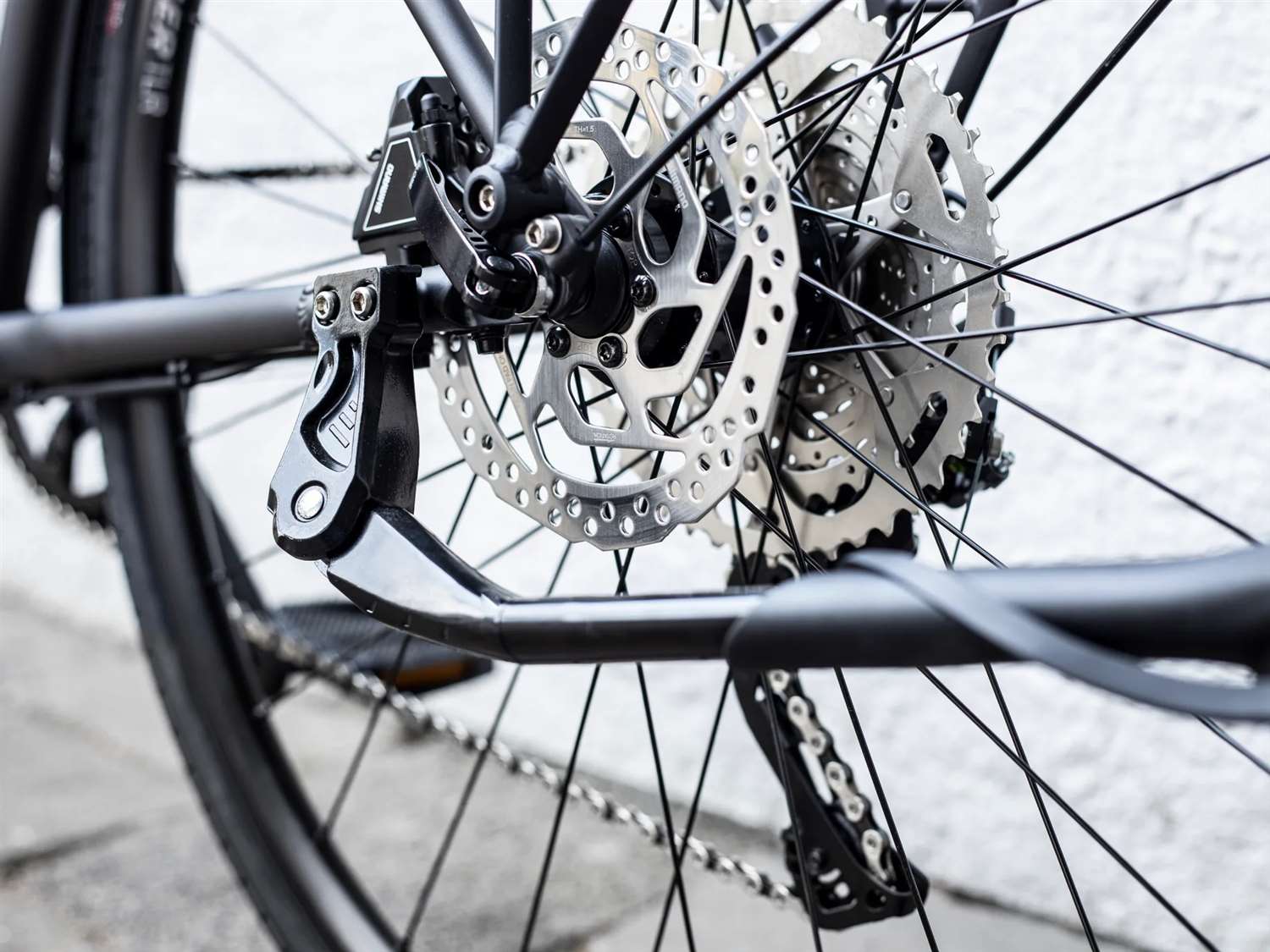 TREK 2023 - FX 3 DISC EQUIPPED STAGGER - MATTE DNISTER BLACK