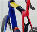 TREK 2025 - NEW MADONE SLR 9 DISC GEN 8 SRAM RED AXS 12V POWER - TEAM REPLICA : NAVY SMOKE