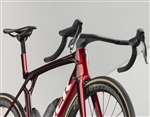 TREK 2025 - NEW MADONE SLR 9 DISC GEN 8 SRAM RED AXS 12V POWER - CARBON RED SMOKE