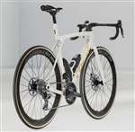 TREK 2025 - NEW MADONE SLR 9 DISC GEN 8 SRAM RED AXS 12V POWER - ERA WHITE